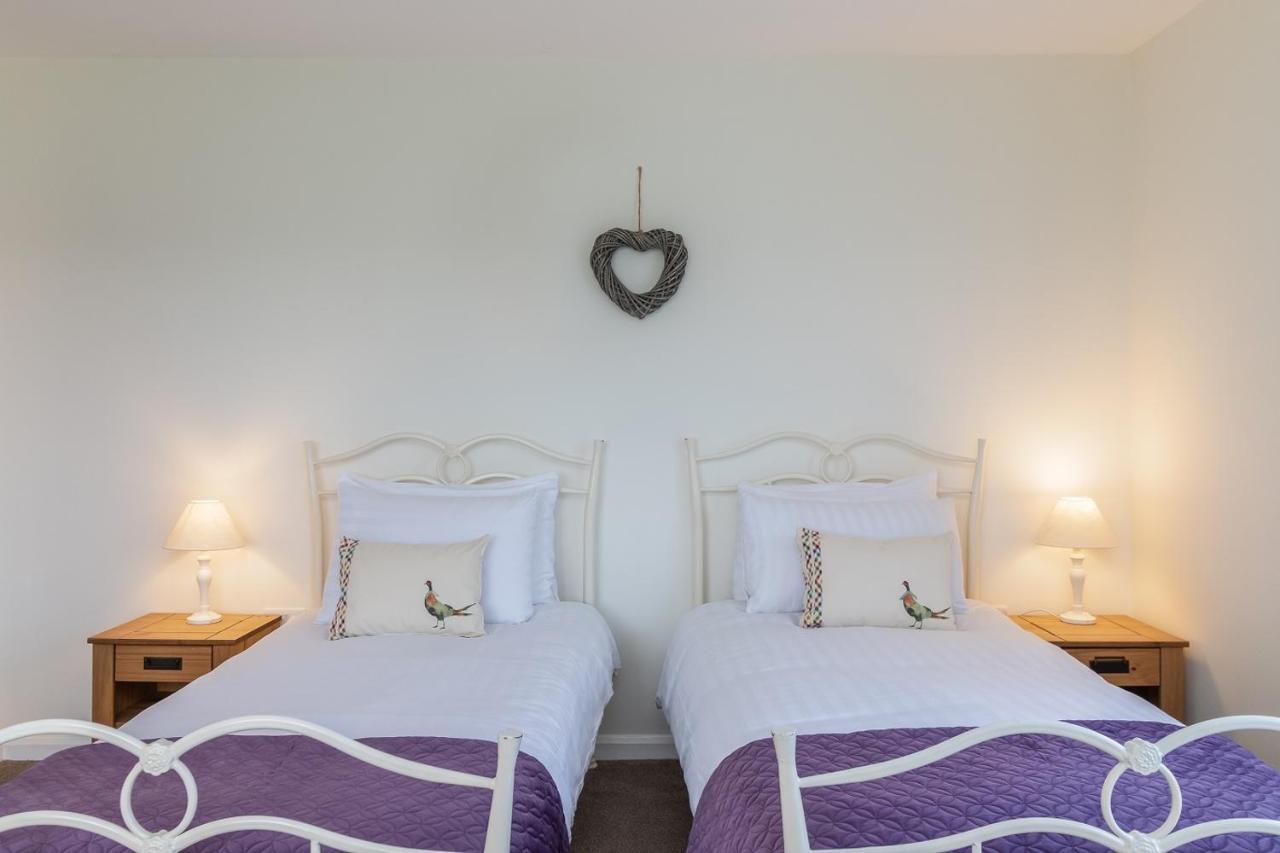 The Grainary Cottages Scarborough Bagian luar foto