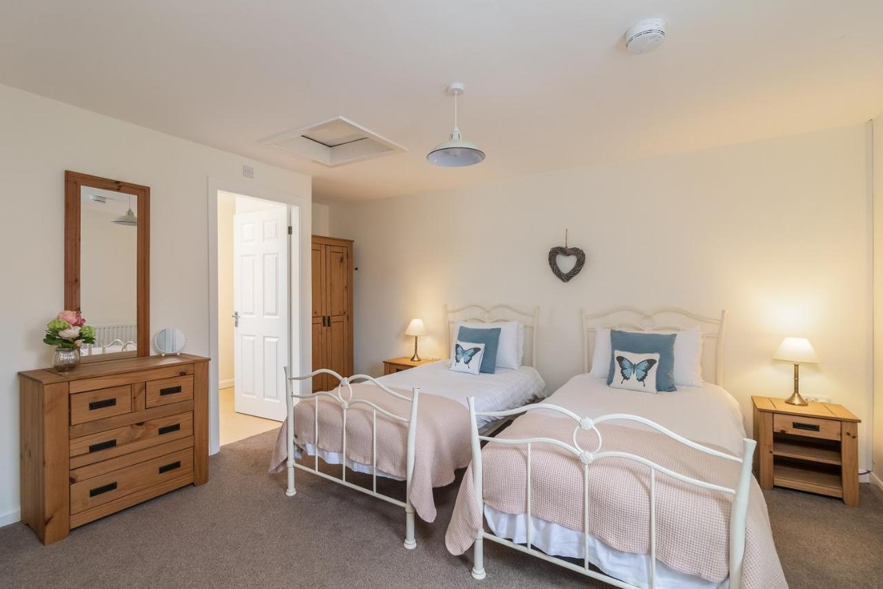 The Grainary Cottages Scarborough Bagian luar foto