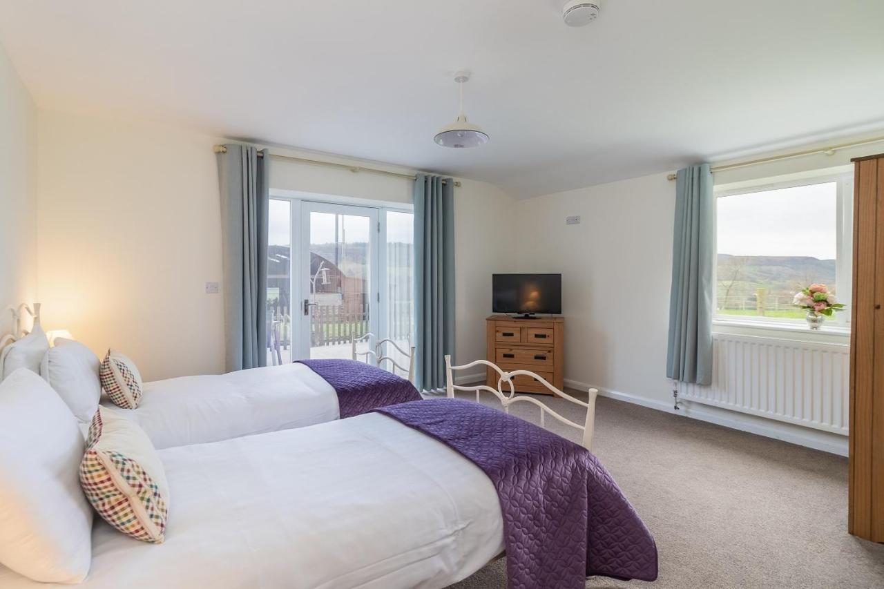 The Grainary Cottages Scarborough Bagian luar foto