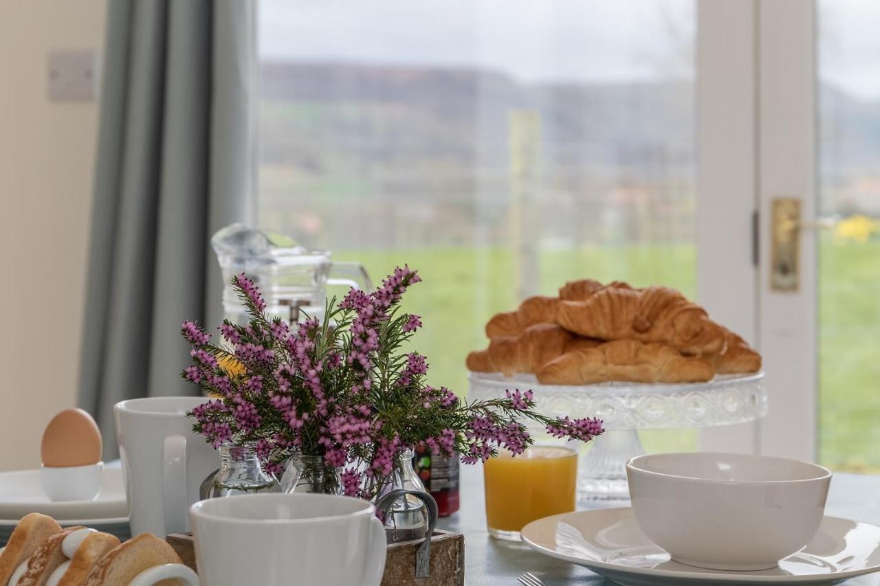The Grainary Cottages Scarborough Bagian luar foto