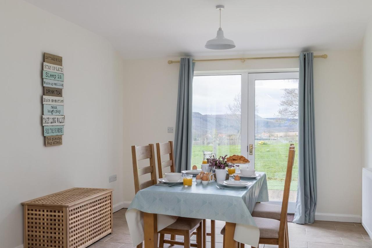 The Grainary Cottages Scarborough Bagian luar foto