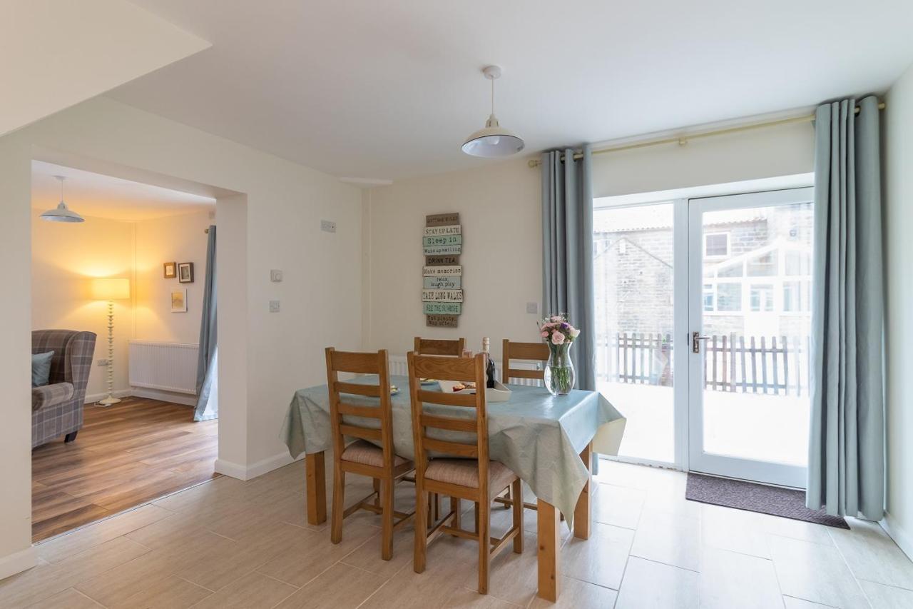 The Grainary Cottages Scarborough Bagian luar foto