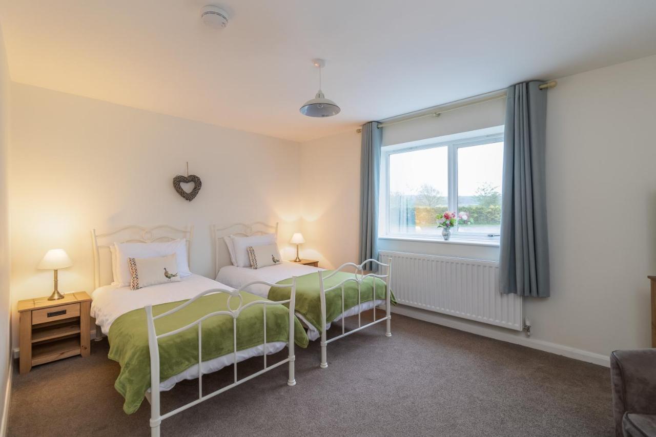 The Grainary Cottages Scarborough Bagian luar foto