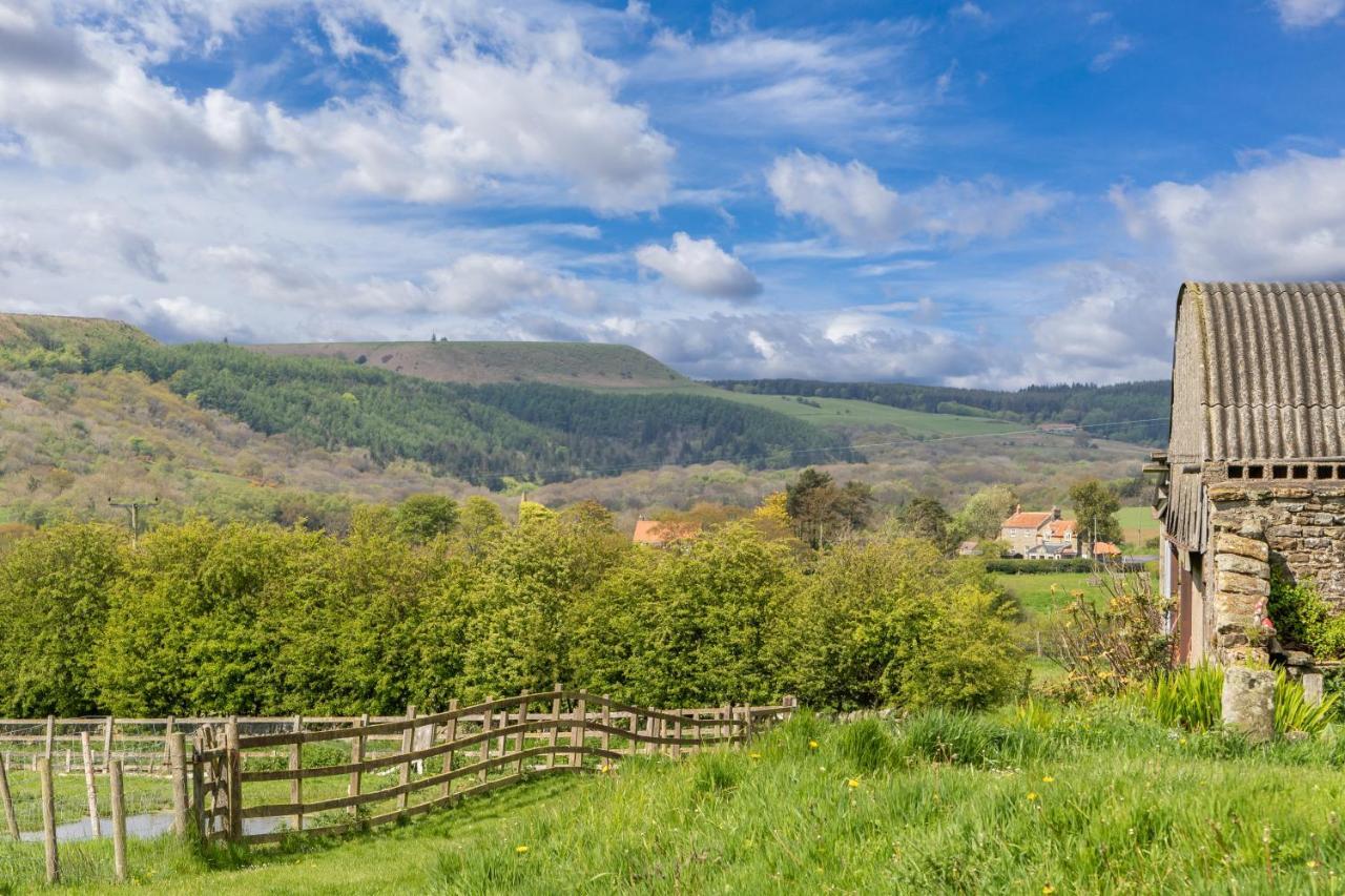 The Grainary Cottages Scarborough Bagian luar foto
